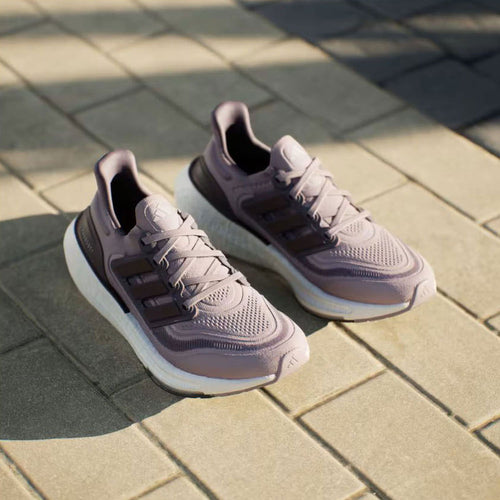 Adidas Ultraboost Light Kadın Yol Koşusu Ayakkabısı